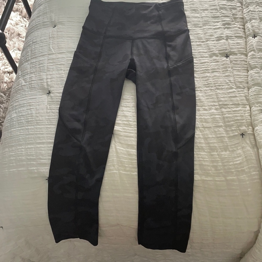 Lululemon Fast and Free tight cropped length, size 0